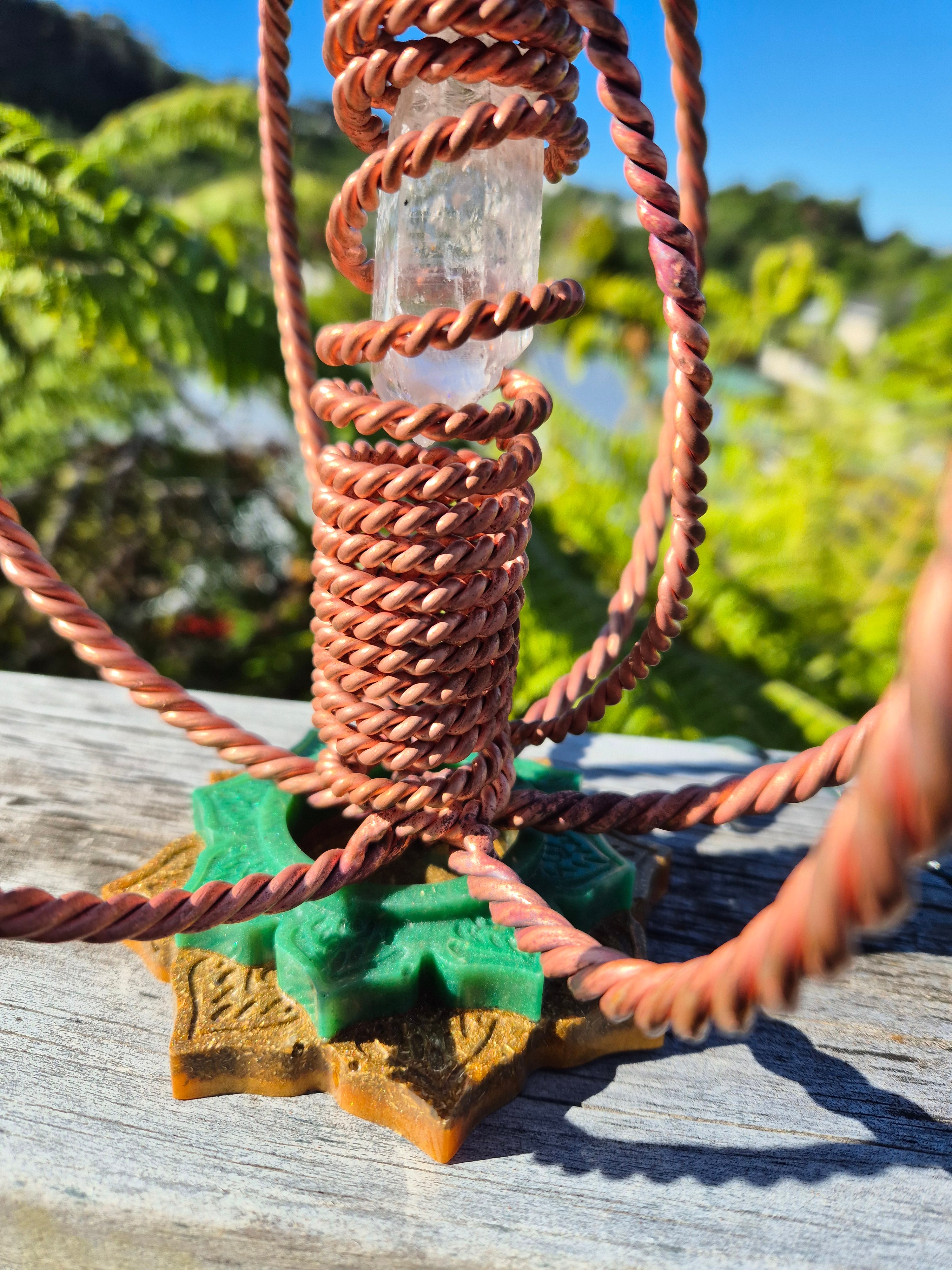 1/2 Royal Cubit Harmoniser with Green And Gold Stand